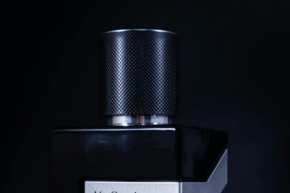 Емблематичните аромати на Yves Saint Laurent
